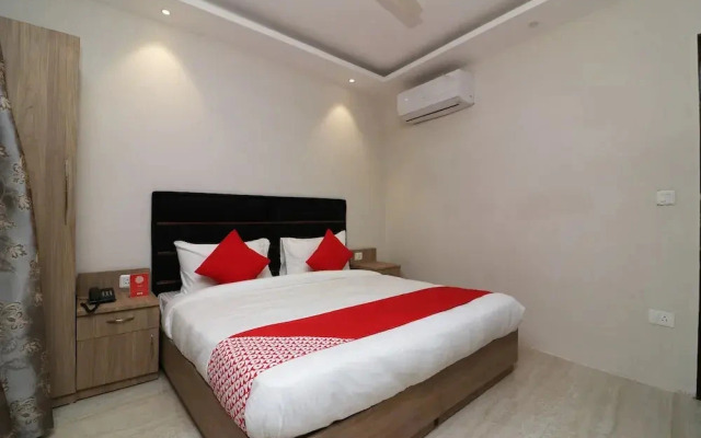 Oyo Flagship 28064 Sector 28 Rajendra Colony