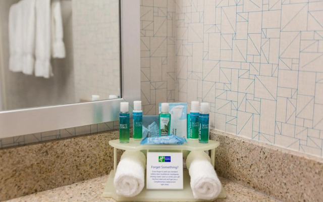 Holiday Inn Express & Suites Brampton by IHG