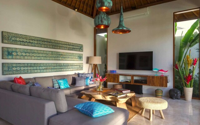 Imagine Your Family Renting a Luxury Holiday Villa Close to Seminyaks Main Attractions, Villa Bali 2043