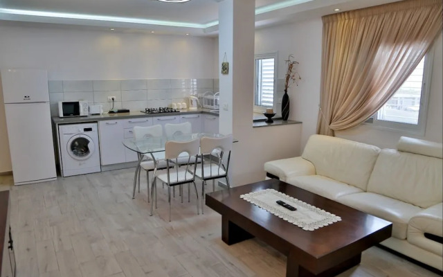 The Seasons Beach Apartment 2