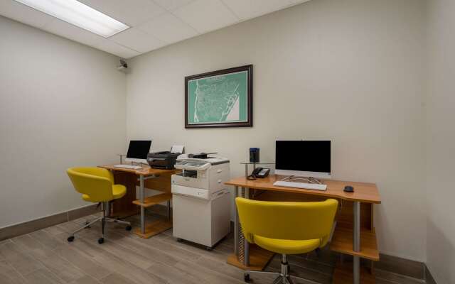 MainStay Suites Wilmington - University Area