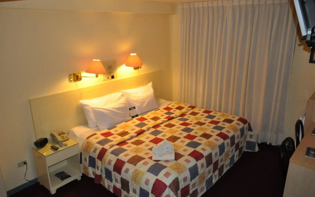 Embajadores Hotel