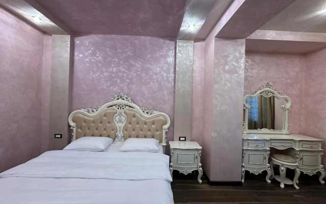 Northern Avenue 2 bedroom Luxury apartment HH777
