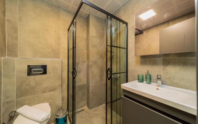 Sleek and Central Apartment in Muratpasa