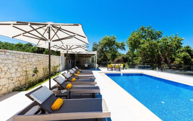 Luxury Cretan Villas with private pools