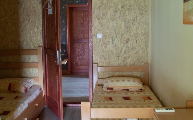 San Art Floating Hostel