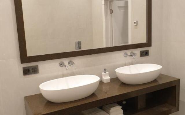 MARBEO 5 Star Luxury Suites - Peldu