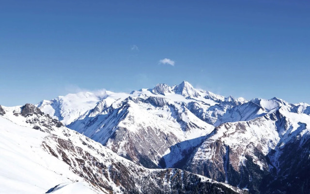 Modern Apartment With Sauna, Balcony, Garage, Washing Room