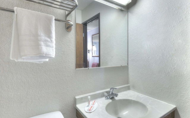 Super 8 Motel - Augusta