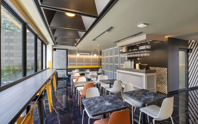 ROOMS INC Sudirman Jakarta