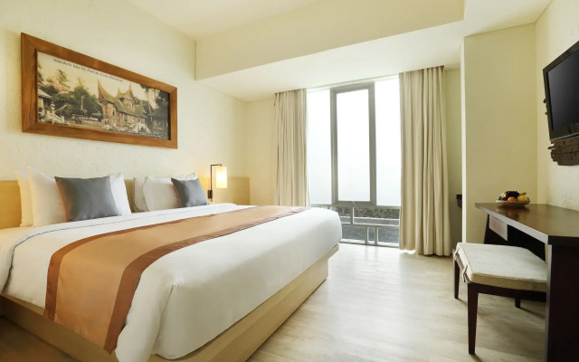 The Akmani Legian