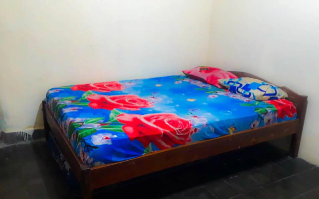 Losmen 2000 Tiga