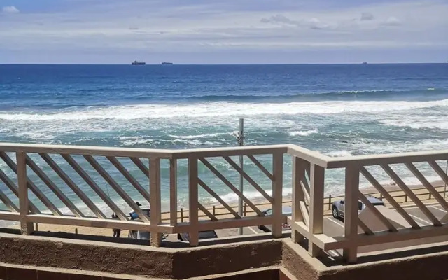 Isikhulu.53-55 North beach ,Umdloti. KwaZulu-Natal