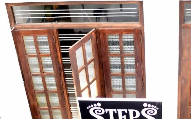 Steps Backpackers Hostel