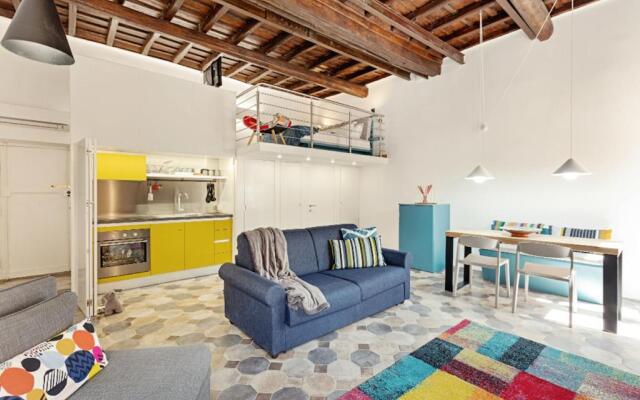 Sleek flat 4 guests 450mt from the Colosseum