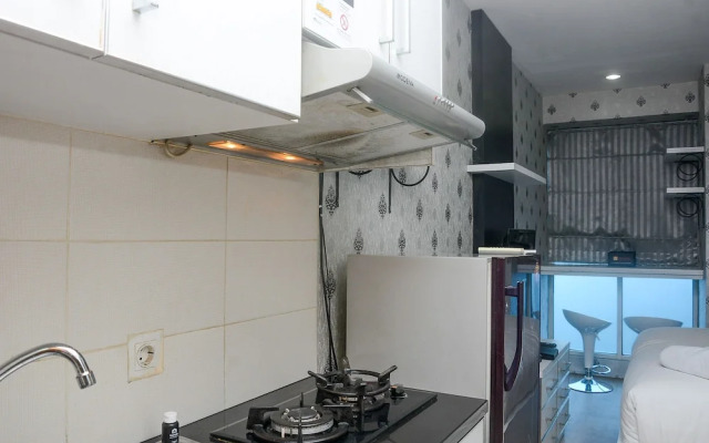 Comfort with City View Studio Tifolia Apartment