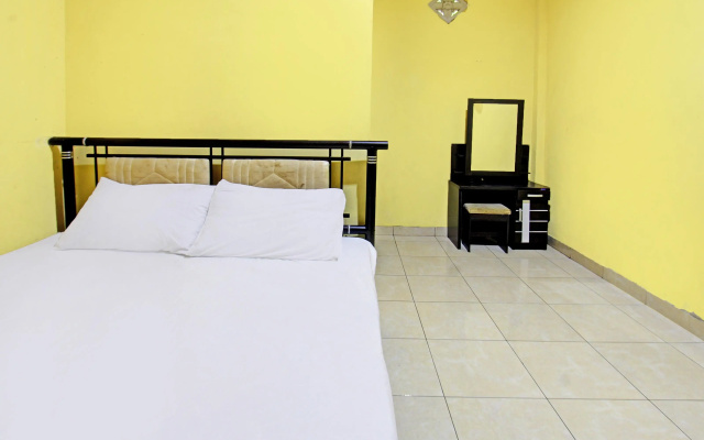 Hotel O Kos Agi Mataram Near Masjid Hissoh Al-Faham – Guest Rooms – Mataram