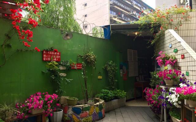 Nice House Hostel
