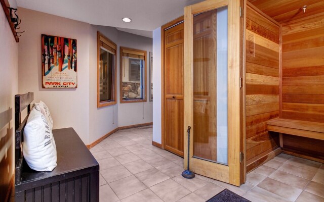 Abode At Ontario Lodge