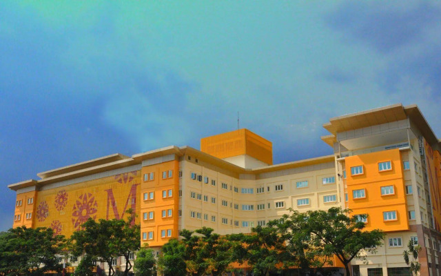 M Suites Hotel
