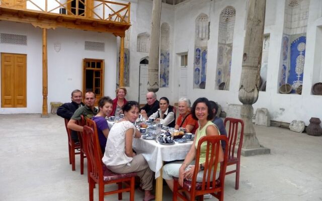 Hovli Poyon Hotel