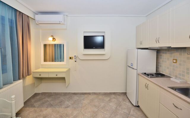 Liana Beach Hotel & Spa