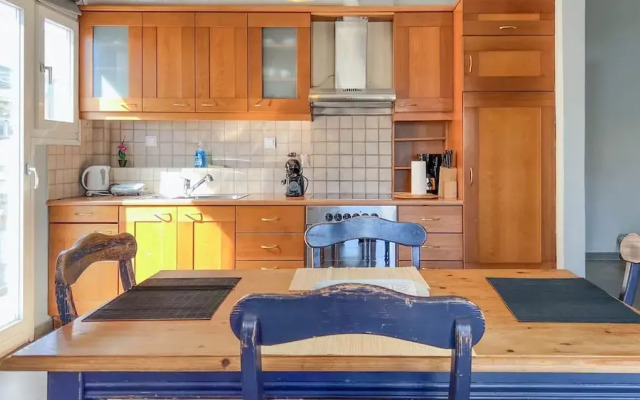 Alimos Sea View Family Apartment