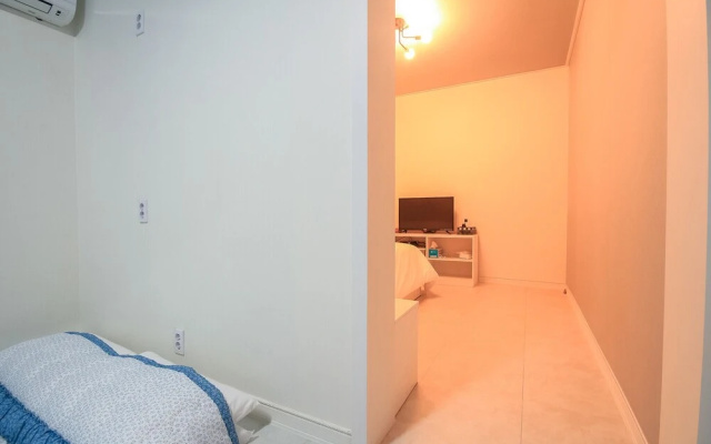 Yeosu Party Motel and Guest House