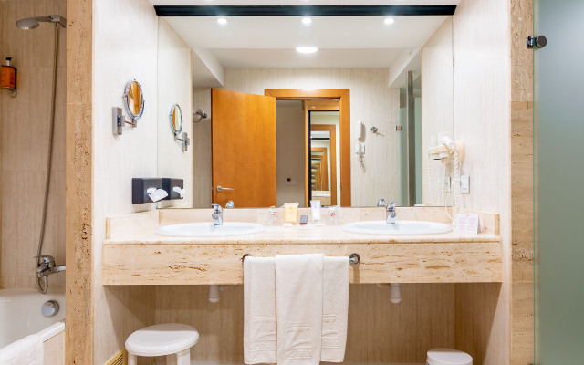 Hotel & Spa Peñíscola Plaza Suites