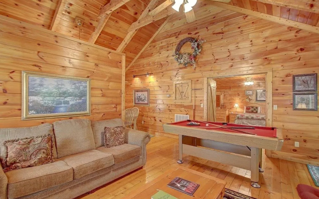 Buttercup 1 Bedroom 1 Bathroom Cabin