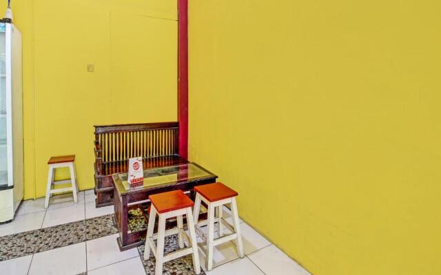 Capital O 91690 Moza Guest House