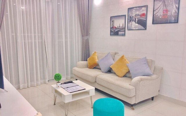 Modern Apartment in Scenic Valley Phu My Hung D7