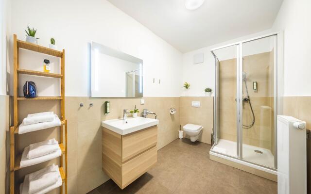 Jimmy's Apartments Dandelion