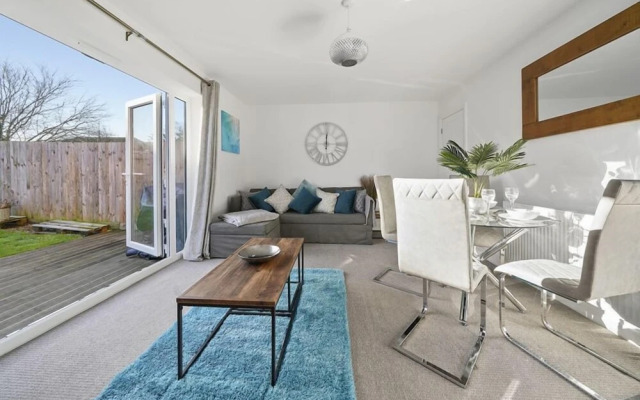 Spacious Canterbury Townhouse