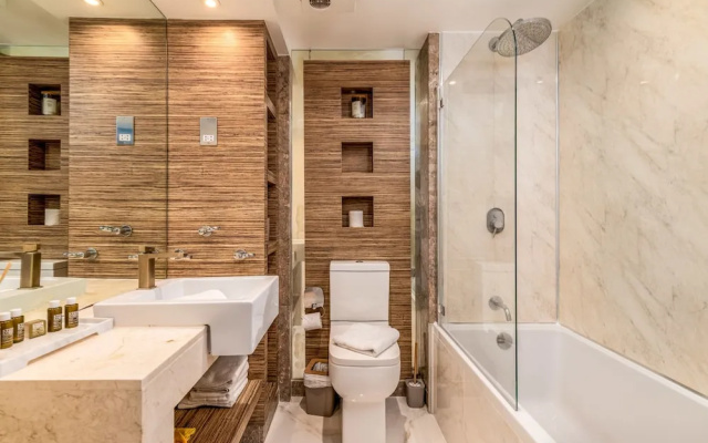 Canary Wharf Retreat With Free Secure Parking