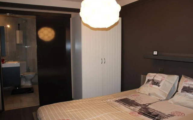 Hydro Palace - Stylish Charming Apartment With s