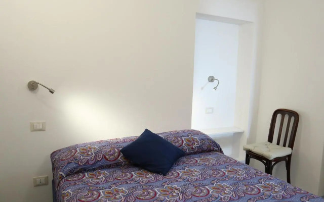 Casa GiGio 011030-LT-0223