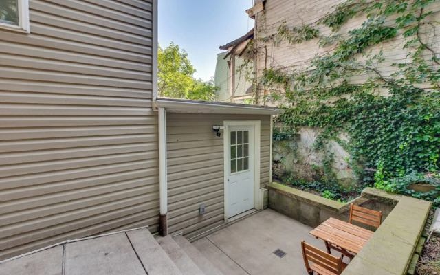 Charming Pittsburgh Home - Walk to Riverfront!