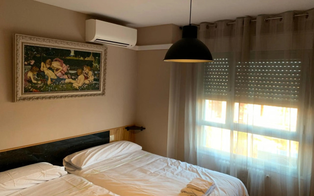 Apartamentos Suites Torr en Caja Mágica - Madrid