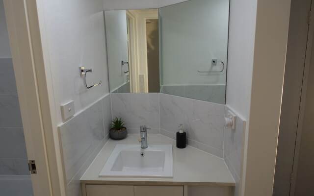 Nicholli, Bay Parklands, Unit 21/2 Gowrie Avenue