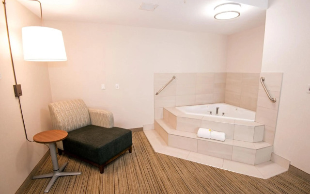 Holiday Inn Express Hotel & Suites Hinton by IHG