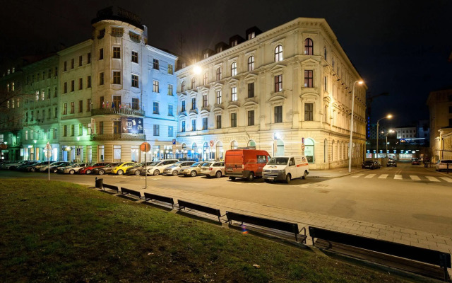 SLAVIA