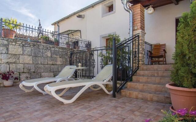 Holiday House Marina