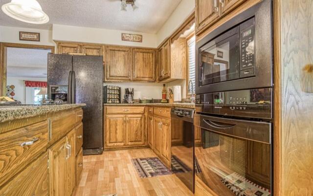 02101 - 1 LaCanada Lane