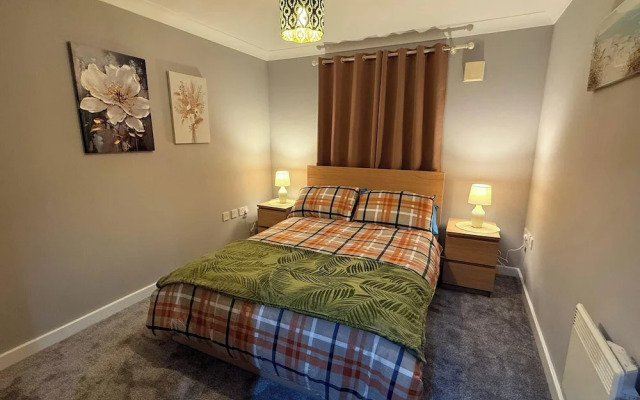 Quaint Bracknell Apartment With Two Bedrooms