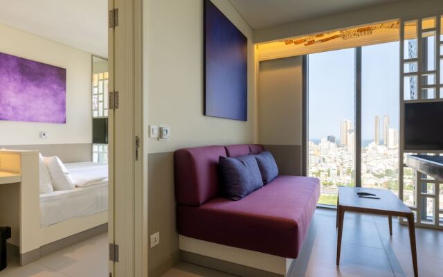 Wink Hotel Tuy Hoa Beach - 24hrs stay & Rooftop Pool Bar