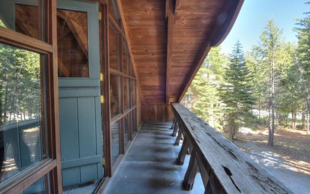 Charming Cascade Chalet