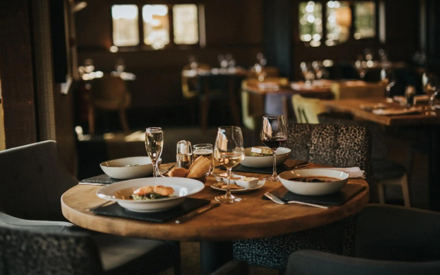Hall Farm Hotel & Restaurant