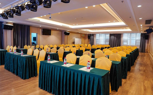 Vienna International Hotel (Dongguan Shipai Ecological Park)
