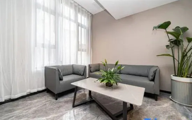 Hua Yue Hotel
